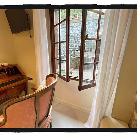 D'hôtes Maison E.bernat Couette-café *