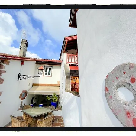 D'hotes Maison E.bernat Bed & Breakfast Saint-Jean-Pied-de-Port