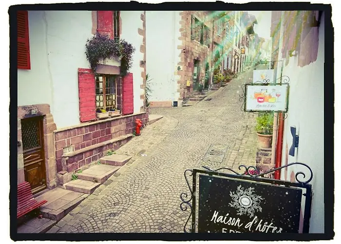 D'hotes Maison E.bernat Bed & Breakfast Saint-Jean-Pied-de-Port